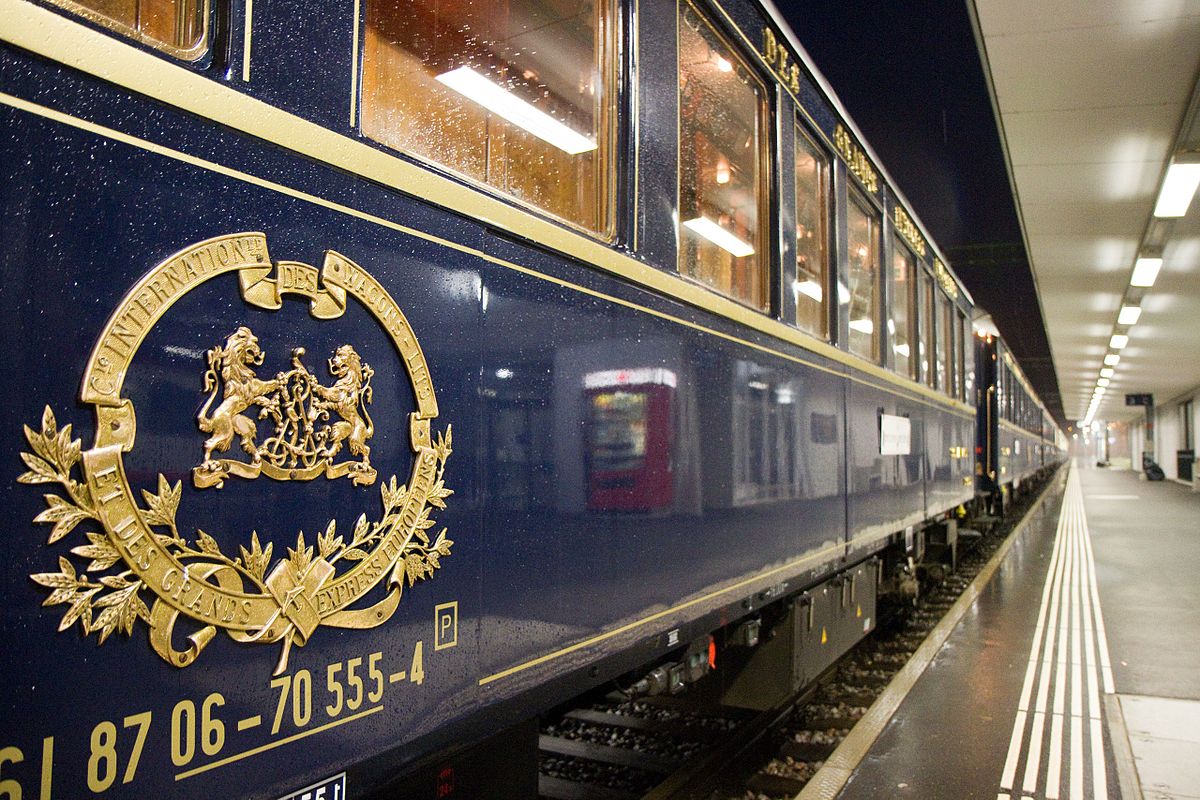 1200px-Orient_Express_Buchs.jpg