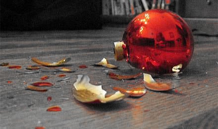 boule-de-noel-cassee.jpg