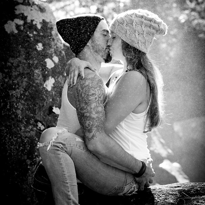 couple_700x700_2.jpg