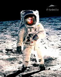 Isabelle sur la lune.jpg