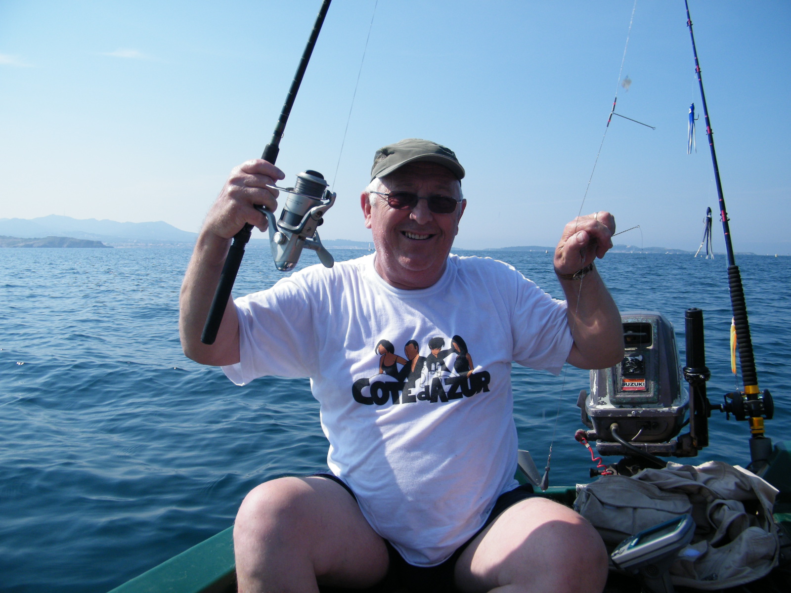 sortie peche Papy, Sacha et Tao le 02072010 (11).JPG